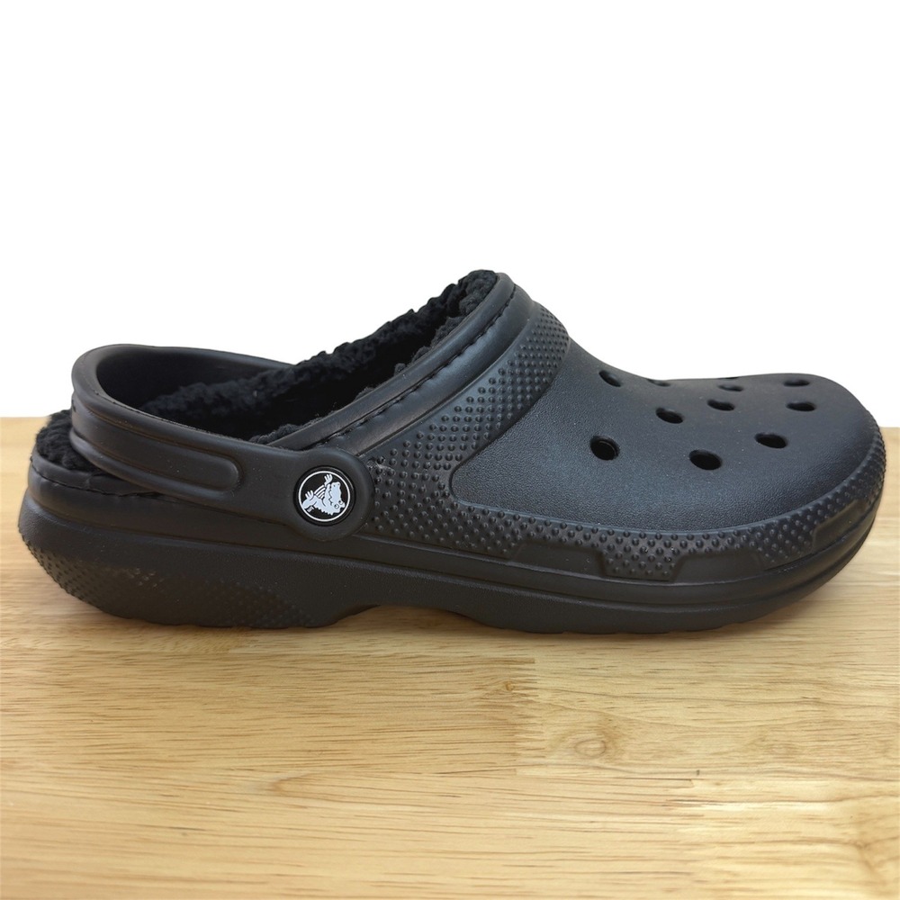 NEW Crocs Classic Lined Clog Mens 8 / Womens 10 Black Fuzzy Warm Comfort Shoes